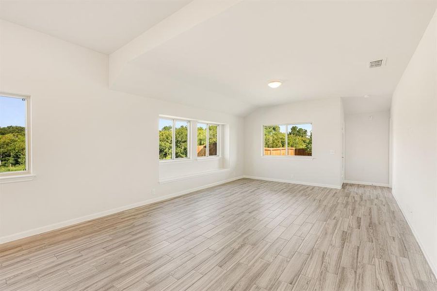 Spacious, unfurnished interior of a new home in Bear Creek Elements, Lavon (Image 20). Spacious, unfurnished interior of a new home in Bear Creek Elements, Lavon (Image 20).