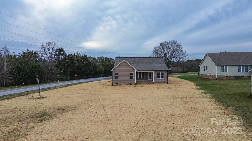 Exterior details and patio area of a home in , Lincolnton (Image 26).