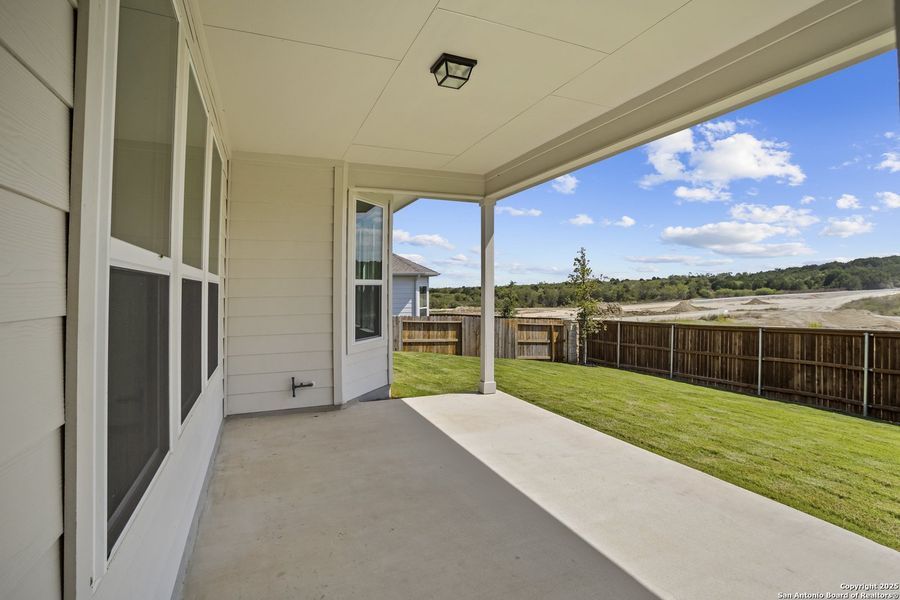 Exterior details and patio area of a home in Homestead, Schertz (Image 2).