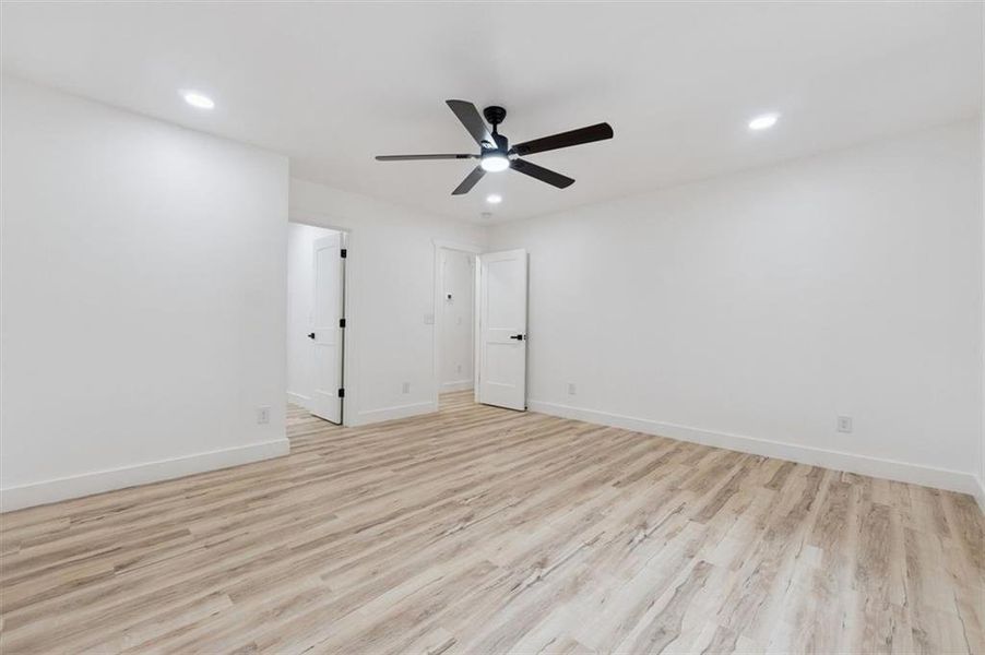 Spacious, unfurnished interior of a new home in , Gainesville (Image 10).