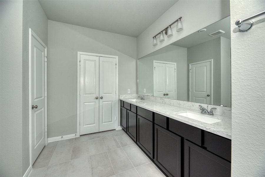 Furnished interior view inside a new home in Aldeana - Paintbrush Collection, Bonney (Image 11).