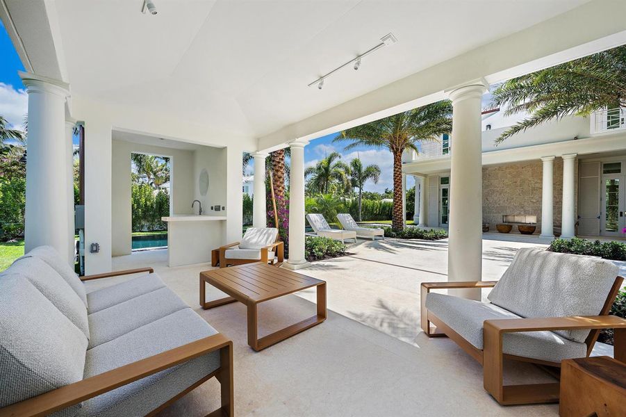 Cabana Sitting