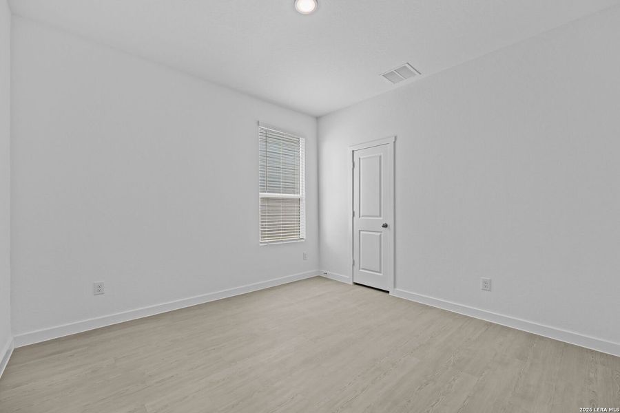 Spacious, unfurnished interior of a new home in Waterwheel, San Antonio (Image 24).