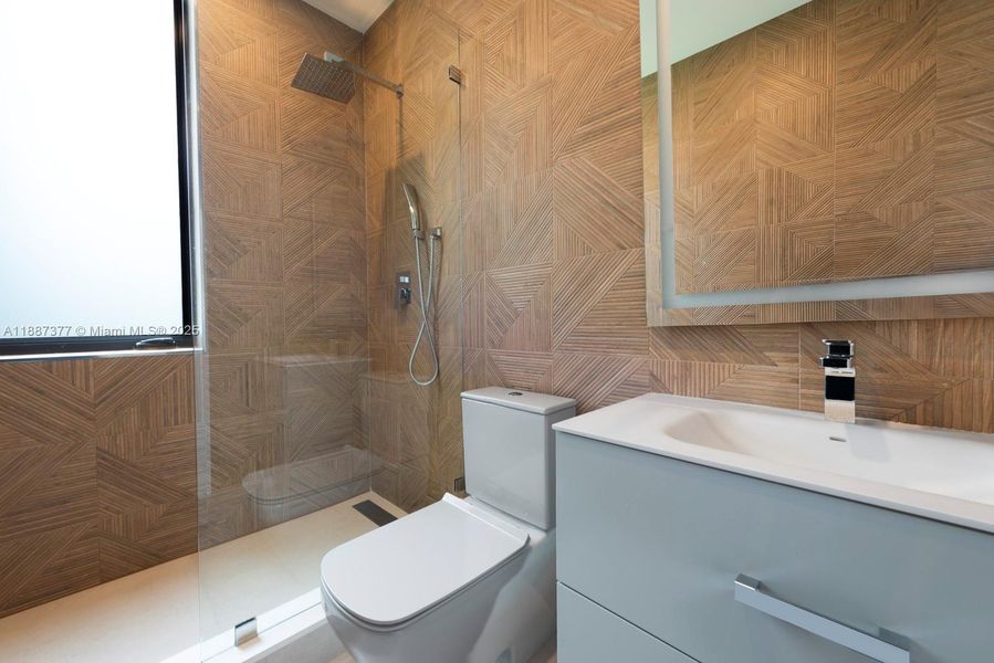 Image 50 of a home in .