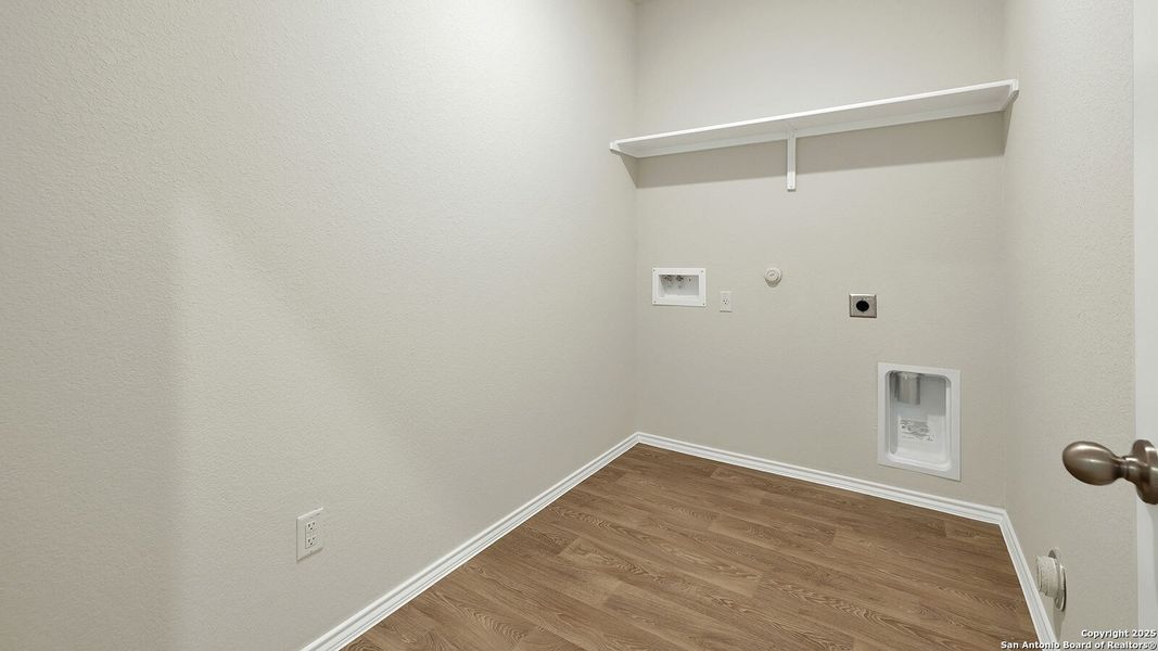 Spacious, unfurnished interior of a new home in Bollinger, Maxwell (Image 20). Spacious, unfurnished interior of a new home in Bollinger, Maxwell (Image 20).