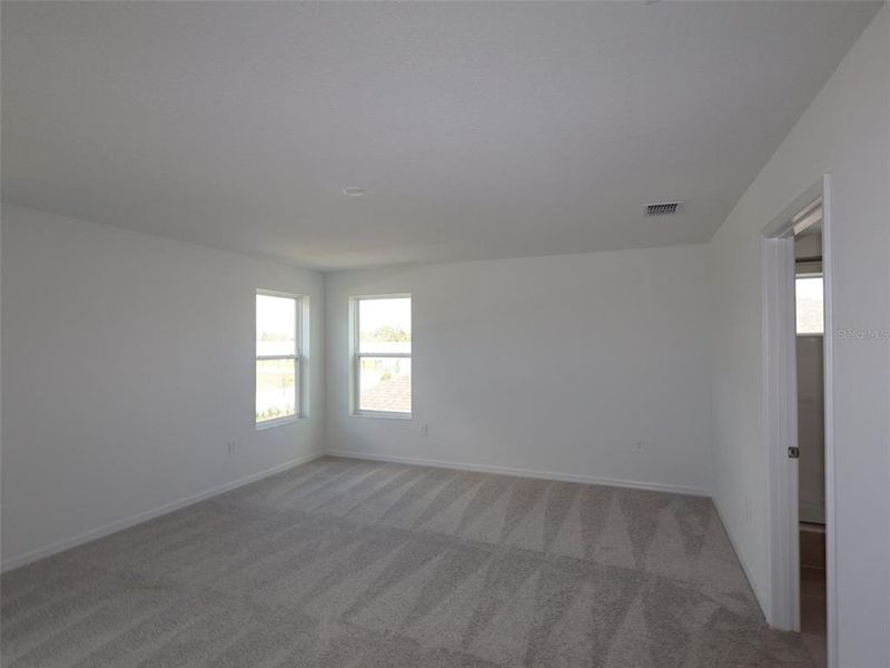 Spacious, unfurnished interior of a new home in Southpointe, Palmetto (Image 6).