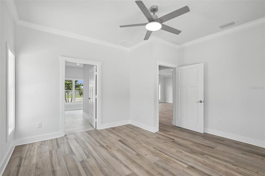 Spacious, unfurnished interior of a new home in , Sun City Center (Image 17).