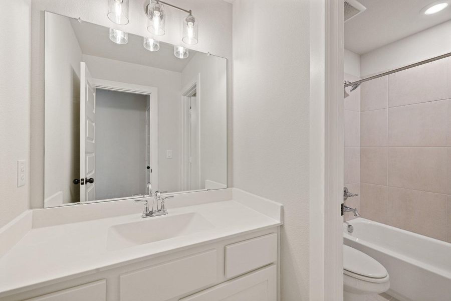 Furnished interior view inside a new home in Nolina - 50', Georgetown (Image 5).