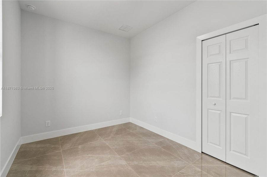 Spacious, unfurnished interior of a new home in , Lehigh Acres (Image 22).