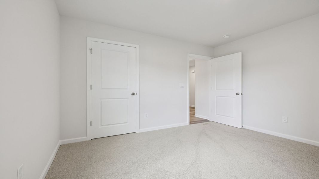 Spacious, unfurnished interior of a new home in Cascade Point, Seneca (Image 16).