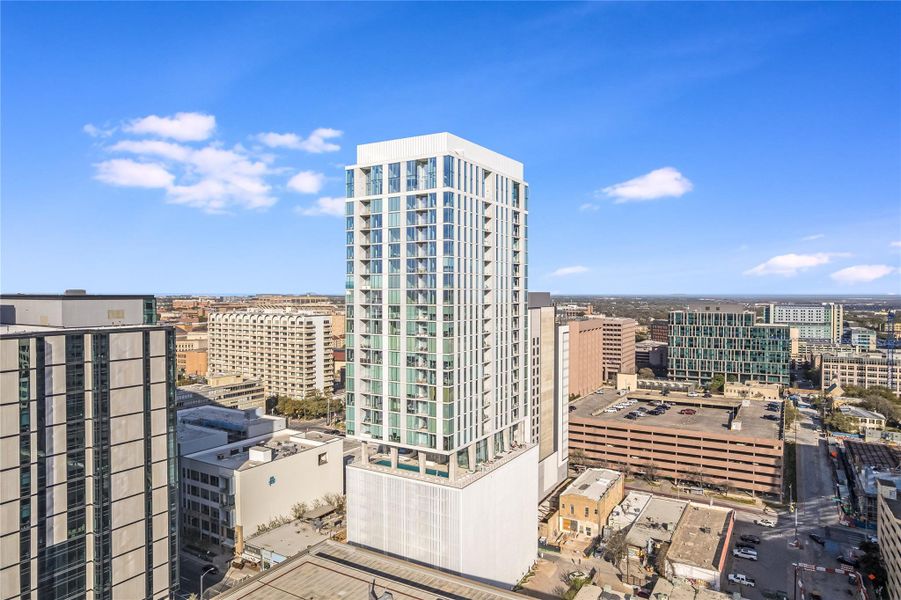 Condo located in Austin, TX showcasing its design and architecture (Image 5). Condo located in Austin, TX showcasing its design and architecture (Image 5).