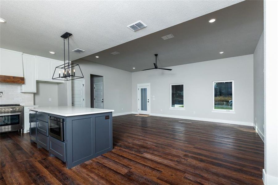 Spacious, unfurnished interior of a new home in , Graham (Image 23).