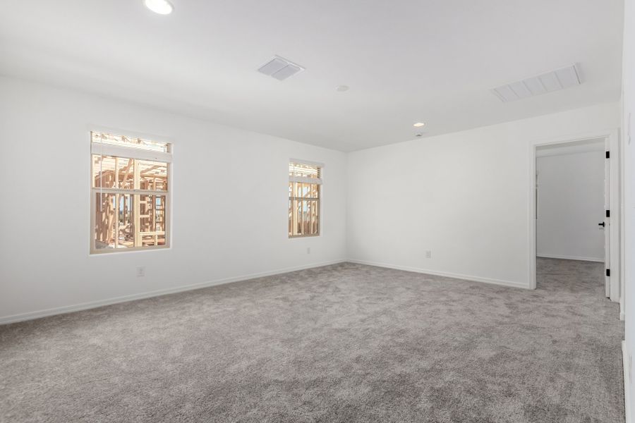 Representative unfurnished interior of a home built from the Winsor by Taylor Morrison in Allen Ranches Discovery Collection, Litchfield Park (Image 16).