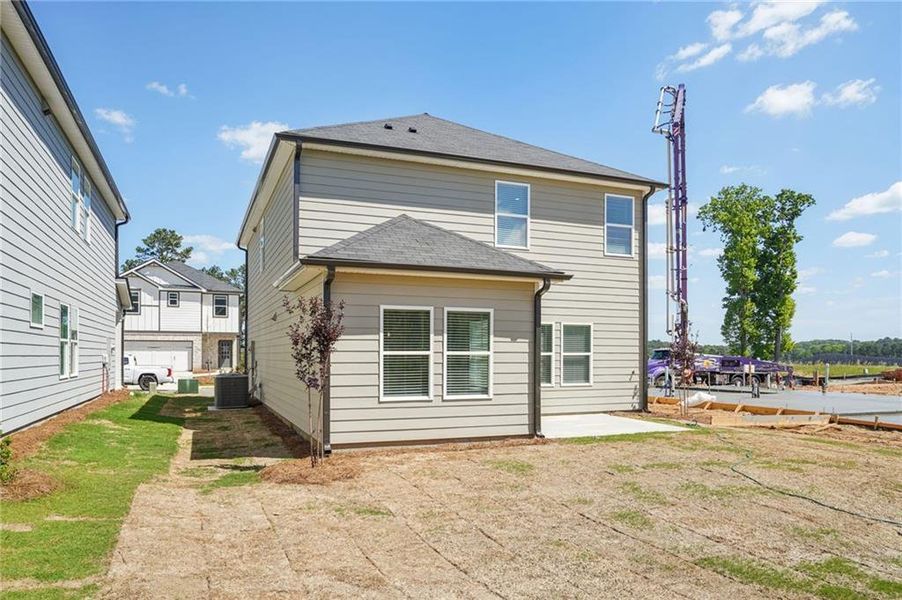 Exterior details and patio area of a home in Hawthorne Station, College Park (Image 4).