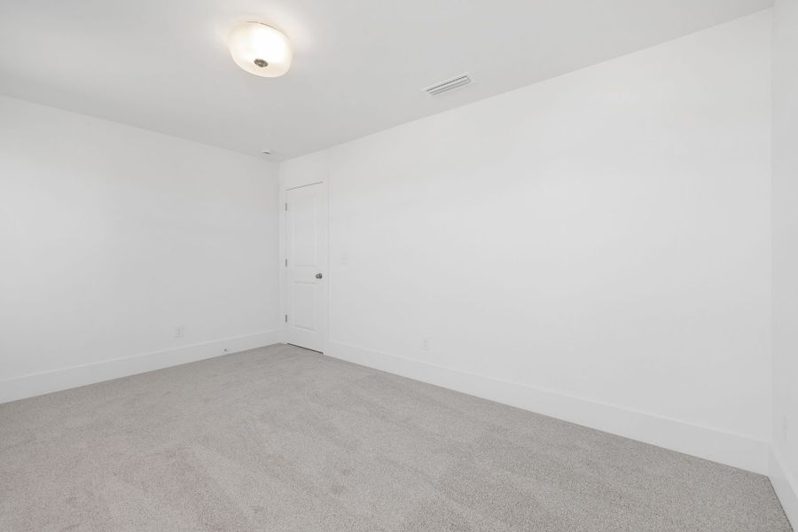 Spacious, unfurnished interior of a new home in Edgewater - The Links, Lancaster (Image 20). Spacious, unfurnished interior of a new home in Edgewater - The Links, Lancaster (Image 20).