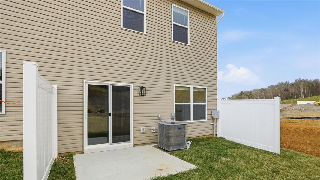 Exterior details and patio area of a home in Cherokee Crossing, Kodak (Image 2).