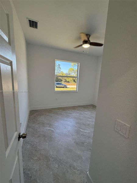 Spacious, unfurnished interior of a new home in , Lehigh Acres (Image 14).