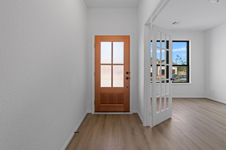 Spacious, unfurnished interior of a new home in Spring Creek Trails, Magnolia (Image 14).