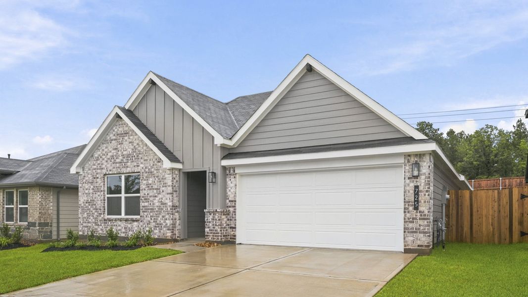 Front exterior of a new home in Silverthorne, Conroe, TX, highlighting curb appeal (Image 1). Front exterior of a new home in Silverthorne, Conroe, TX, highlighting curb appeal (Image 1).