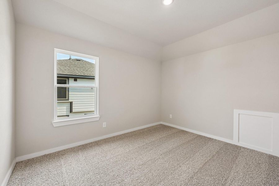 Spacious, unfurnished interior of a new home in Granger Pines, Conroe (Image 12).