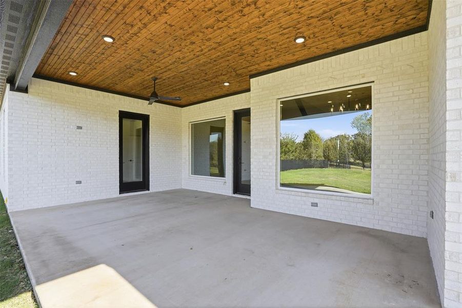 Exterior details and patio area of a home in , Granbury (Image 27).