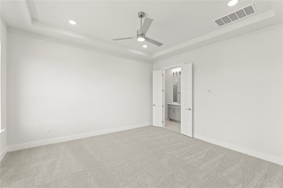 Spacious, unfurnished interior of a new home in The Highlands, Rockwall (Image 23).