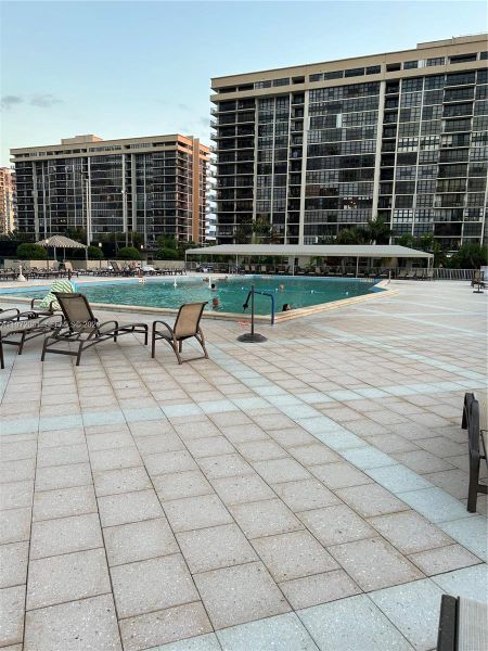 Condo located in Hallandale Beach, FL showcasing its design and architecture (Image 18).