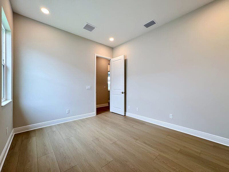 Spacious, unfurnished interior of a new home in River Preserve Estates, Parrish (Image 49).