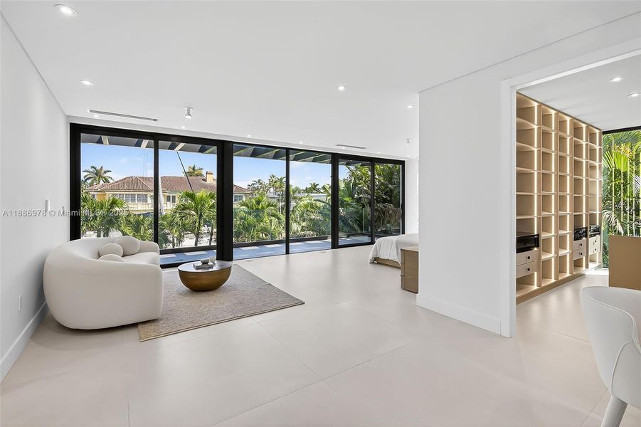 Image 43 of a home in .