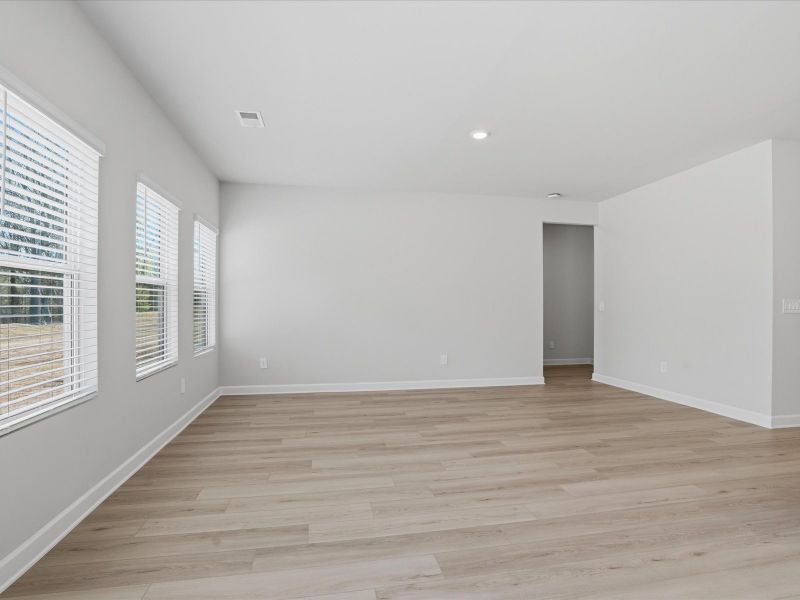Spacious, unfurnished interior of a new home in Collier Ridge, Moore (Image 10).