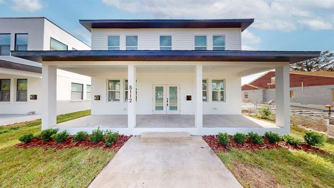 Exterior details and patio area of a home in , St. Petersburg (Image 29).
