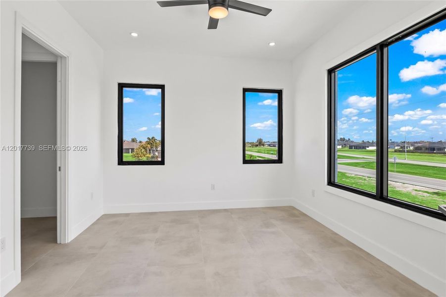 Spacious, unfurnished interior of a new home in , Cape Coral (Image 18).