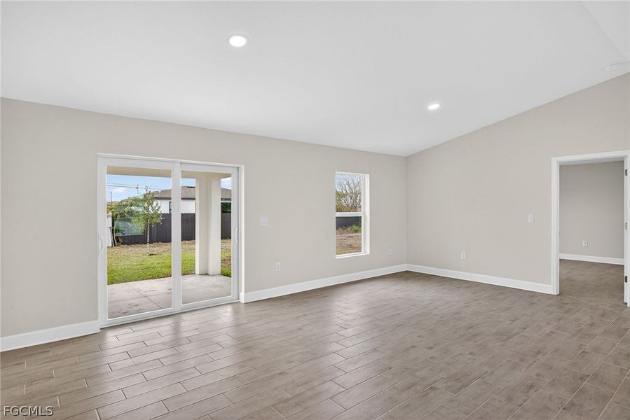 Spacious, unfurnished interior of a new home in Cape Coral, Cape Coral (Image 15).