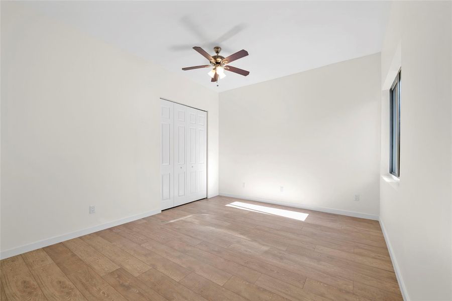 Spacious, unfurnished interior of a new home in , Fort Lauderdale (Image 16).