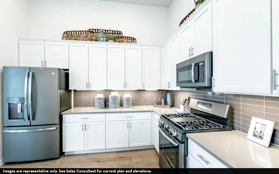 Furnished interior view inside a new home in Lago Mar, Texas City (Image 5).