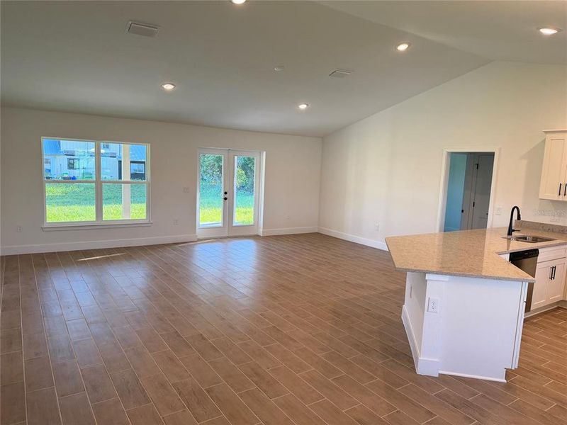 Spacious, unfurnished interior of a new home in , Port Charlotte (Image 6).
