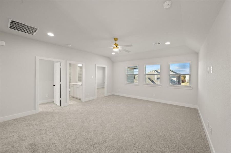 Spacious, unfurnished interior of a new home in Hayes Crossing - Phase 2, Midlothian (Image 18).