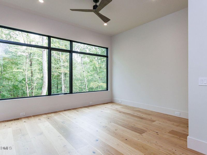 063-1280x960-bedroom