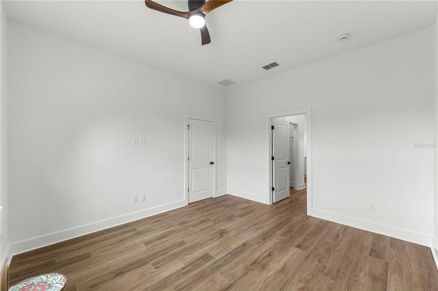 Spacious, unfurnished interior of a new home in , Beverly Hills (Image 35).