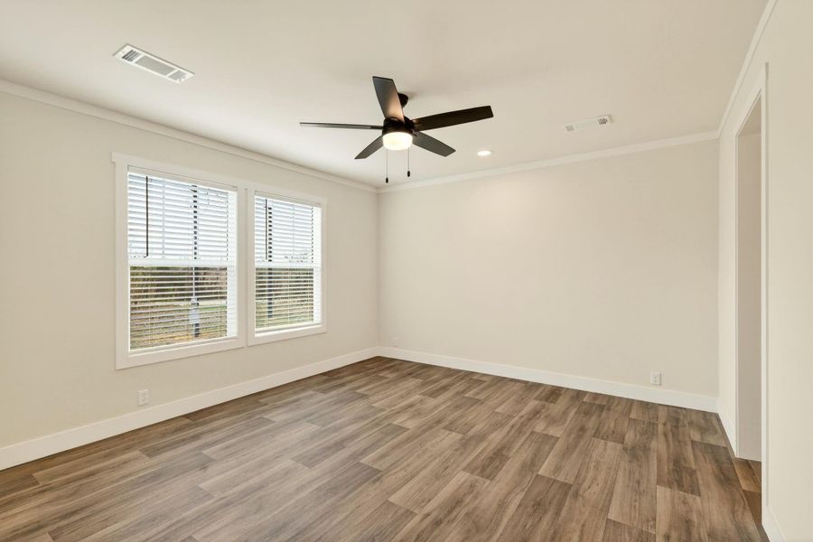 Spacious, unfurnished interior of a new home in , Brenham (Image 17).