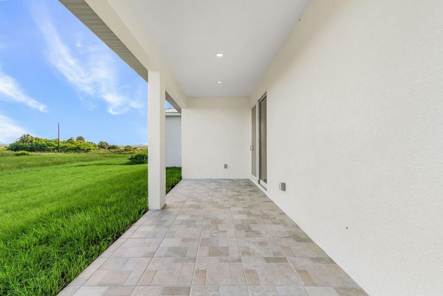 Spacious, unfurnished interior of a new home in , Port LaBelle (Image 9).