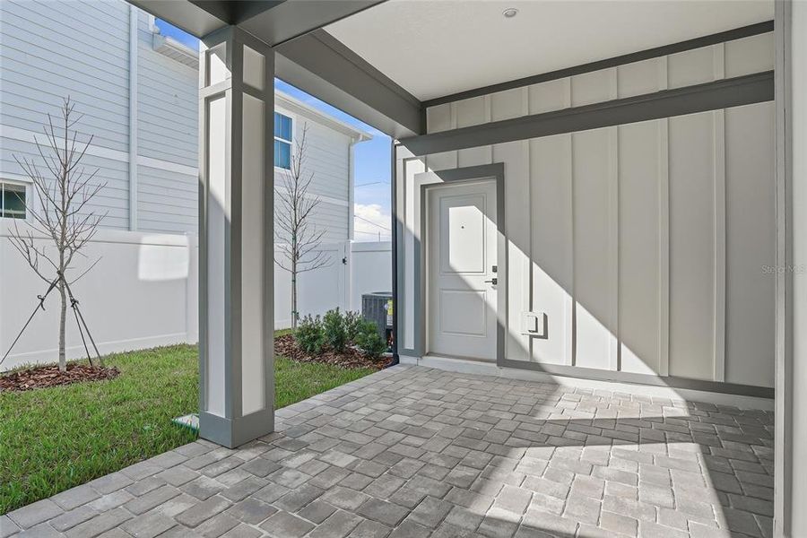 Exterior details and patio area of a home in , St. Petersburg (Image 30).