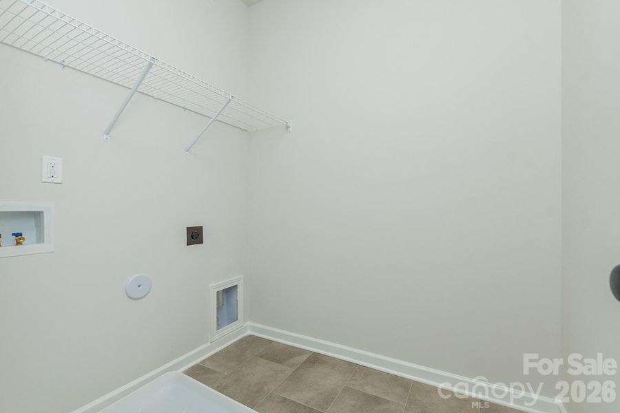 Spacious, unfurnished interior of a new home in Sunset Meadows, Charlotte (Image 29).