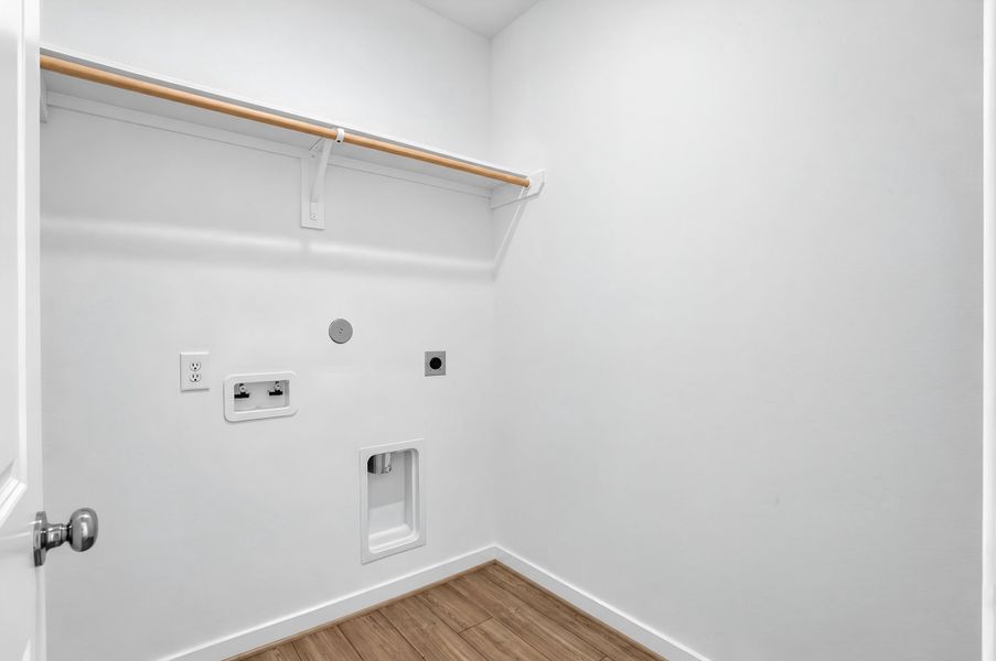 Spacious, unfurnished interior of a new home in Raburn Reserve 50s, Tomball (Image 13).