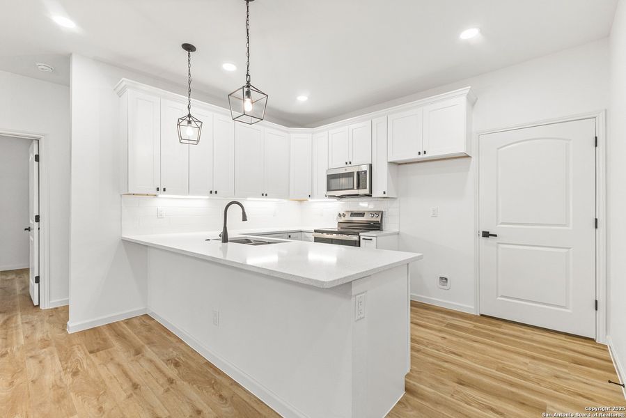 Furnished interior view inside a new home in , La Vernia (Image 6).