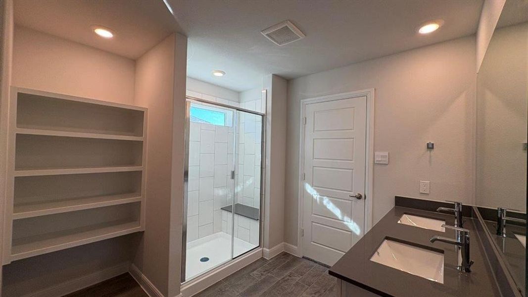 Furnished interior view inside a new home in Sandstone Estates, Granbury (Image 7). Furnished interior view inside a new home in Sandstone Estates, Granbury (Image 7).