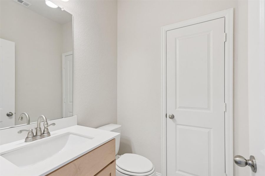 Furnished interior view inside a new home in Sienna 65', Missouri City (Image 28).