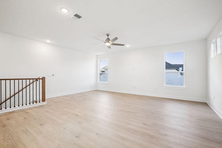 Spacious, unfurnished interior of a new home in Sauls Ranch, Round Rock (Image 25).