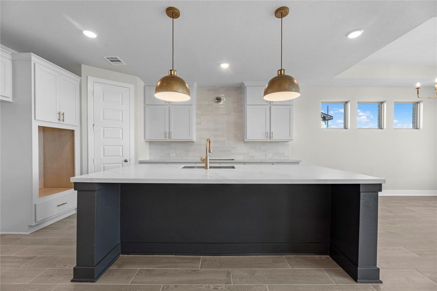 Representative image. Features, selections and colors may vary.