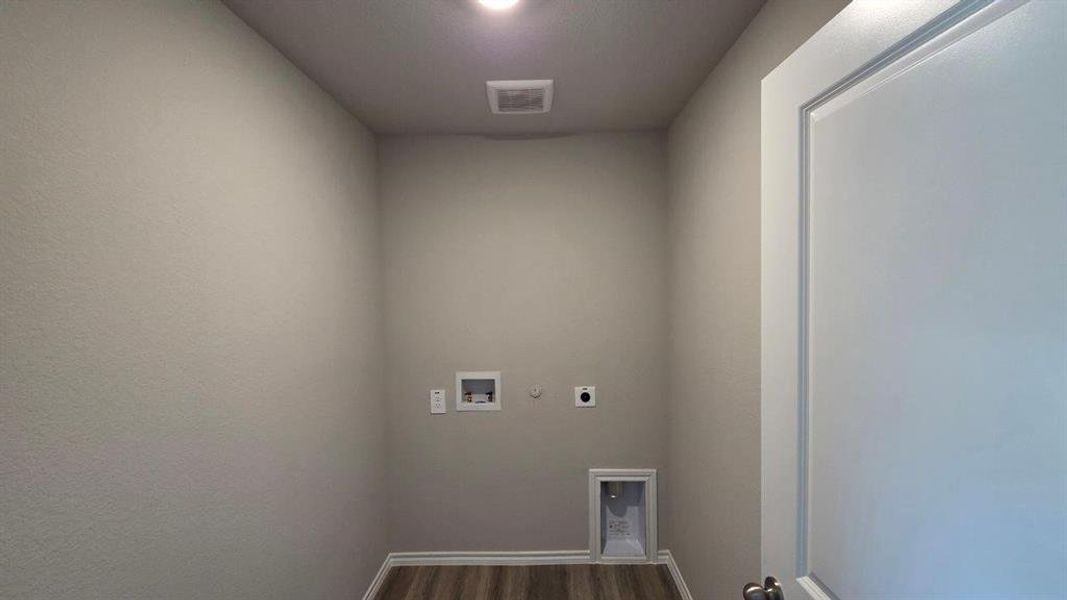 Spacious, unfurnished interior of a new home in Rosewood at Beltmill, Fort Worth (Image 18). Spacious, unfurnished interior of a new home in Rosewood at Beltmill, Fort Worth (Image 18).
